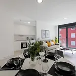 Eleven 4 Apartment *