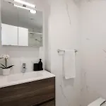 Apartment Eleven 4