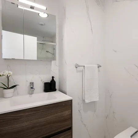 Apartment Eleven 4